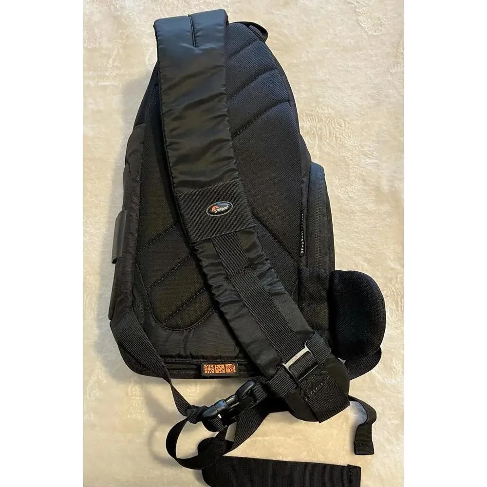 Lowepro Camera Bag Slingshot 200AW Rain Cover Built In